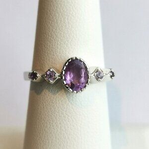 Amethyst ring in Sterling Silver sz 7 vintage inspired